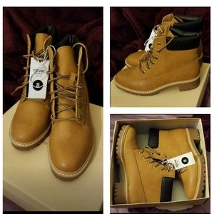 Tan/Brown Laced Up Boots